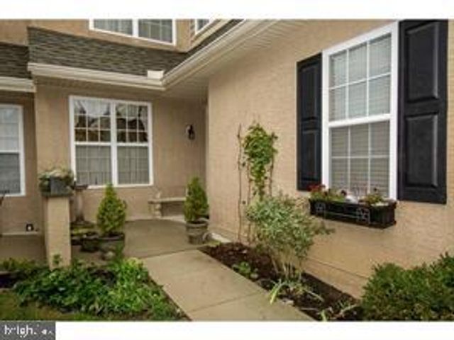 1204 DERRY LN, West Chester, PA 19380
