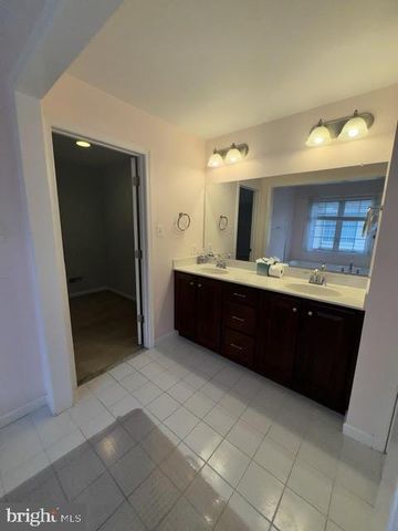 1204 DERRY LN, West Chester, PA 19380
