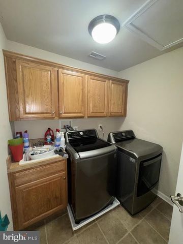 1204 DERRY LN, West Chester, PA 19380