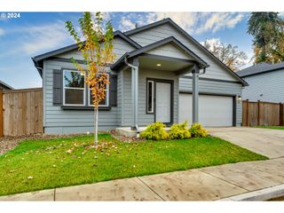 784 S 53RD St, Springfield, OR 97478