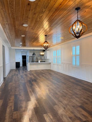 242 Leadwood St., Andrews, SC 29510