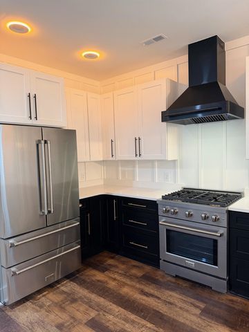 242 Leadwood St., Andrews, SC 29510