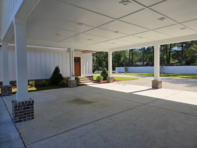 242 Leadwood St., Andrews, SC 29510