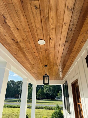 242 Leadwood St., Andrews, SC 29510
