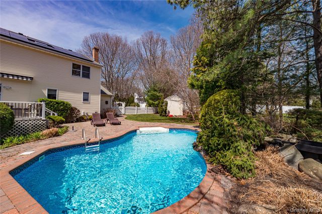 209 Fairway Drive, Wading River, NY 11792