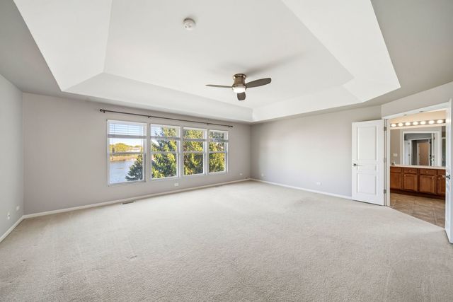 18950 W Glenhurst Drive, Lake Villa, IL 60046