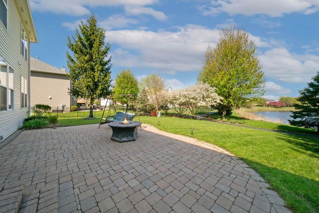 18950 W Glenhurst Drive, Lake Villa, IL 60046