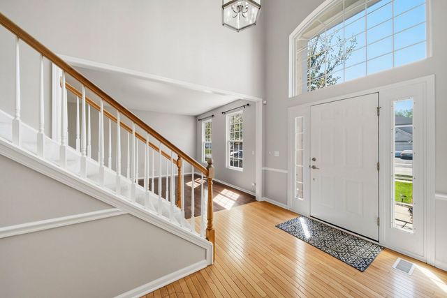 18950 W Glenhurst Drive, Lake Villa, IL 60046