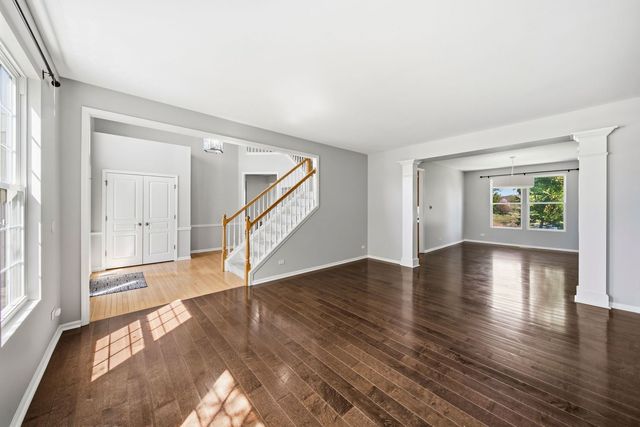 18950 W Glenhurst Drive, Lake Villa, IL 60046