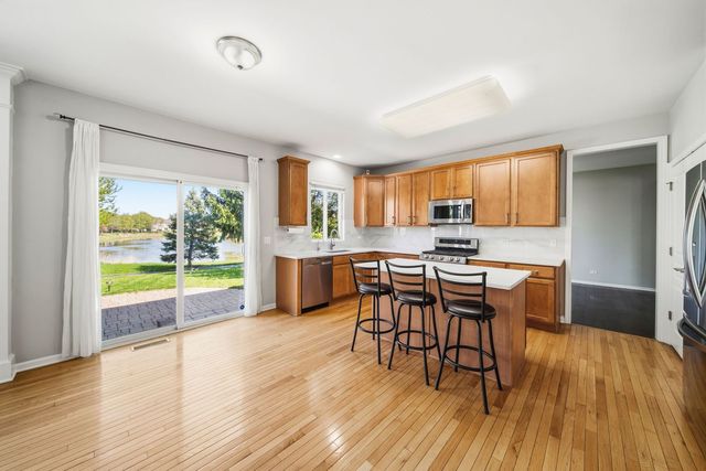 18950 W Glenhurst Drive, Lake Villa, IL 60046