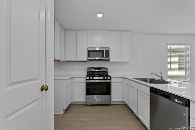 7246 Brownleaf Dr, San Antonio, TX 78227