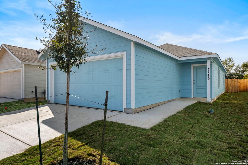 7246 Brownleaf Dr, San Antonio, TX 78227