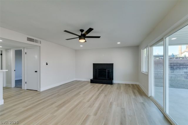 4650 White Rock Drive, Las Vegas, NV 89121