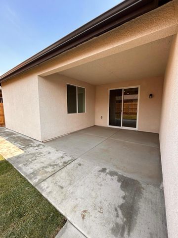 2158 Bolton Avenue, Tulare, CA 93274