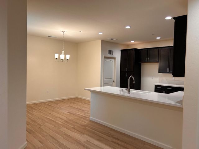 2158 Bolton Avenue, Tulare, CA 93274