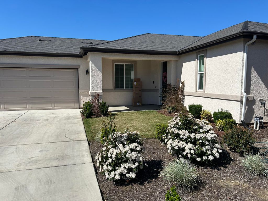 2158 Bolton Avenue, Tulare, CA 93274