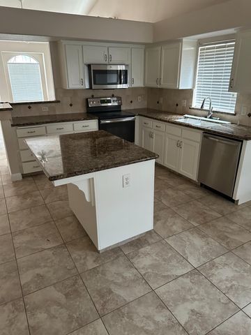 9929 N Price Avenue, Fresno, CA 93720