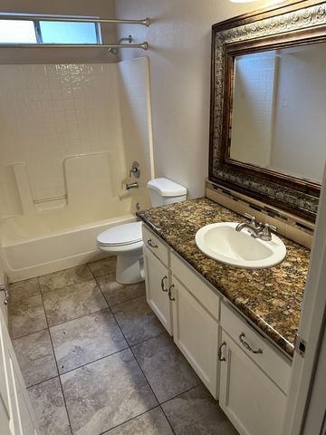 9929 N Price Avenue, Fresno, CA 93720