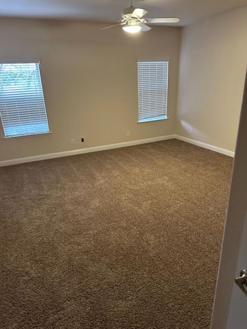 9929 N Price Avenue, Fresno, CA 93720