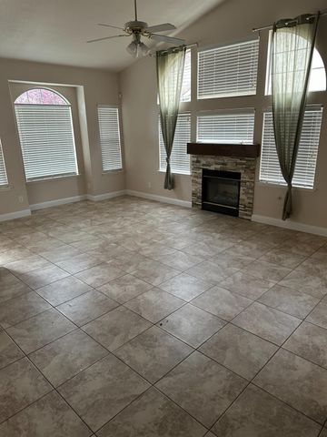 9929 N Price Avenue, Fresno, CA 93720