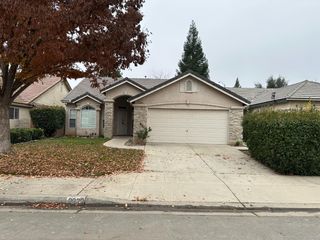 9929 N Price Avenue, Fresno, CA 93720