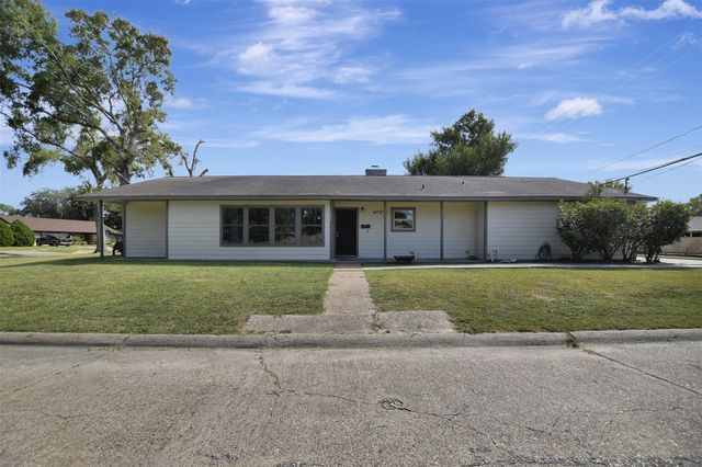 802 Littlejohn Court, Pasadena, TX 77502