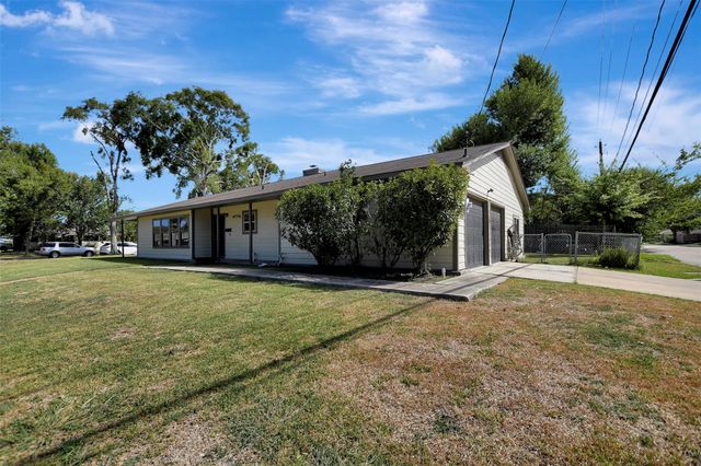 802 Littlejohn Court, Pasadena, TX 77502