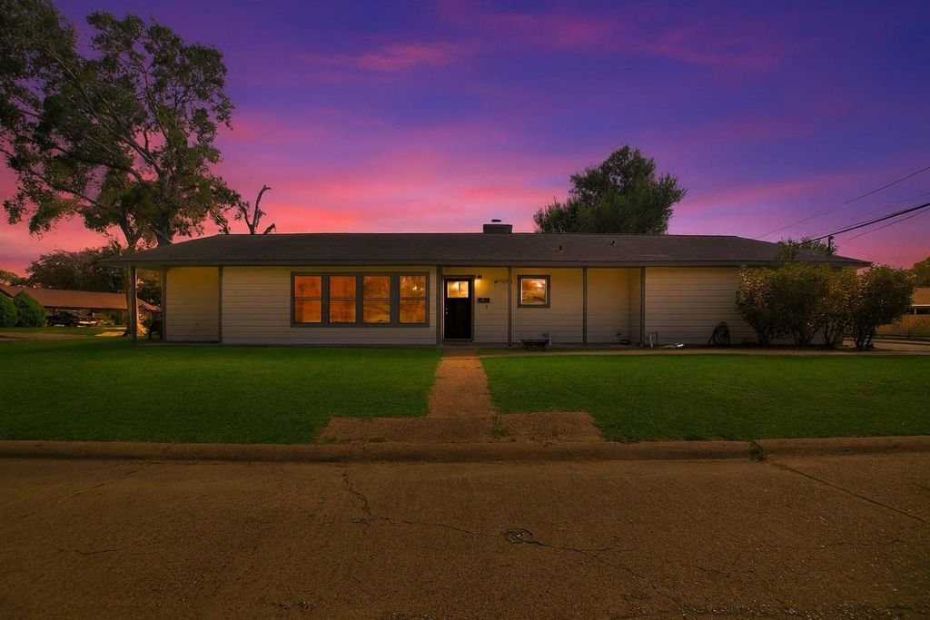 802 Littlejohn Court, Pasadena, TX 77502