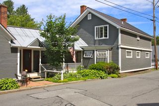 17 High St Apt 2, Woodstock, VT 05091