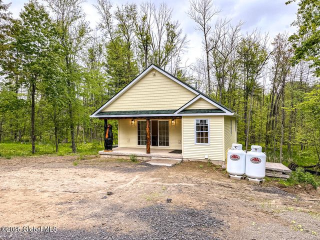 25 Forest Road, Queensbury, NY 12845