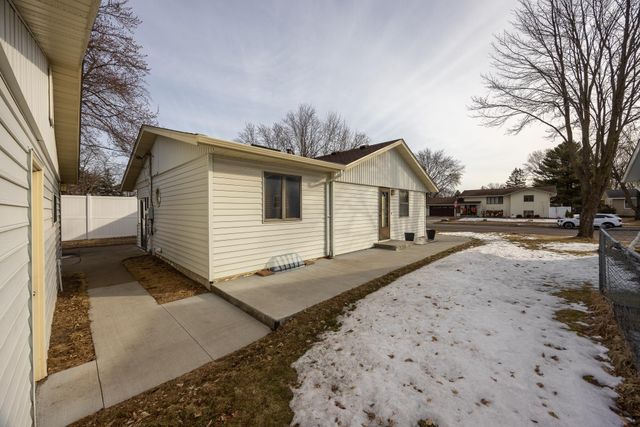 1039 25th Avenue N, Saint Cloud, MN 56303