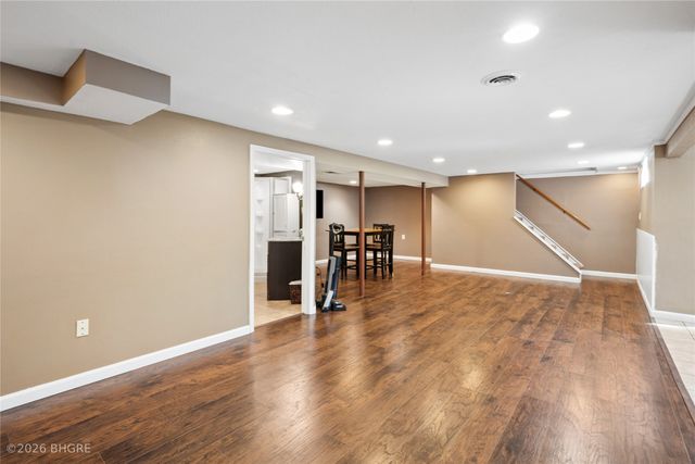 8644 Summit Drive, Clive, IA 50325