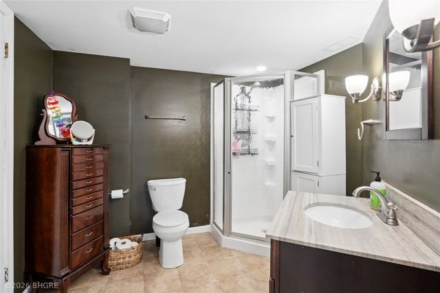 8644 Summit Drive, Clive, IA 50325