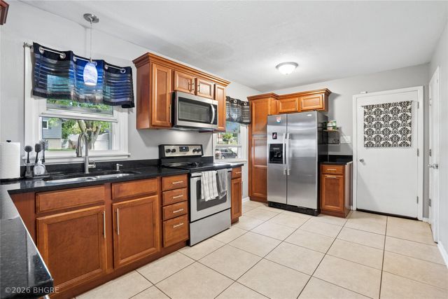 8644 Summit Drive, Clive, IA 50325
