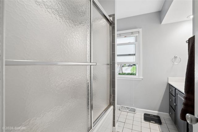 8644 Summit Drive, Clive, IA 50325