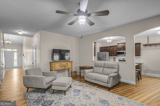 14 Thomaston Street, Newnan, GA 30263