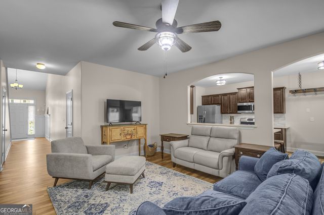 14 Thomaston Street, Newnan, GA 30263