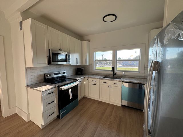 204 W Westhill Drive, Cleburne, TX 76033
