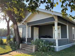 204 W Westhill Drive, Cleburne, TX 76033