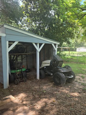 11 Pine Road W, Coldspring, TX 77331