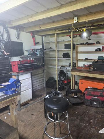11 Pine Road W, Coldspring, TX 77331