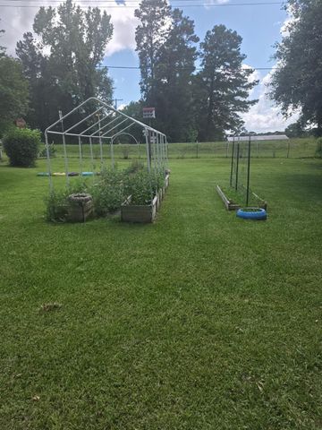 11 Pine Road W, Coldspring, TX 77331