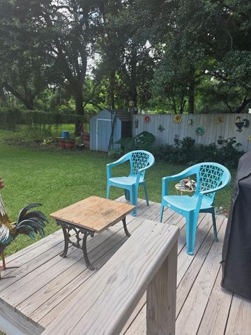11 Pine Road W, Coldspring, TX 77331