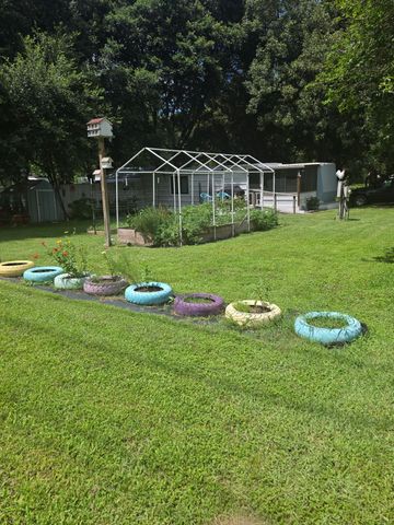 11 Pine Road W, Coldspring, TX 77331
