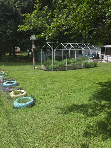 11 Pine Road W, Coldspring, TX 77331