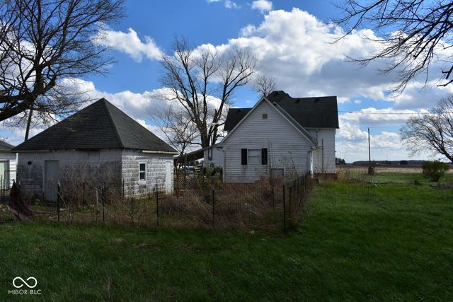 364 W 1650 N, Summitville, IN 46070