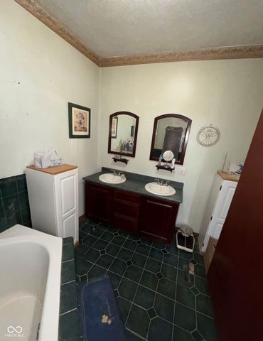 364 W 1650 N, Summitville, IN 46070
