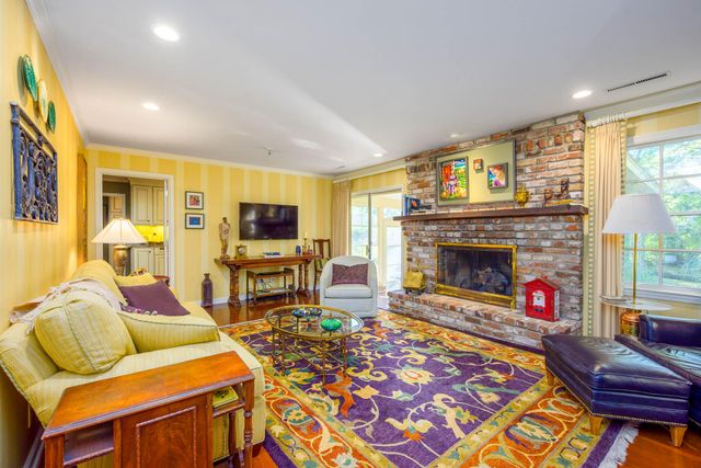 1867 Rugby Lane, Charleston, SC 29407