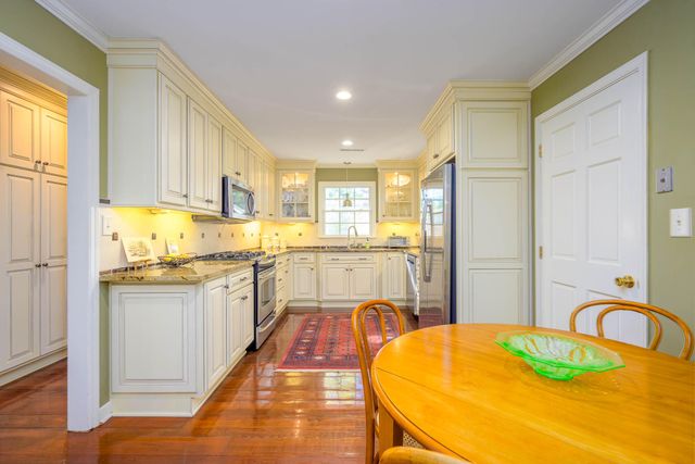 1867 Rugby Lane, Charleston, SC 29407