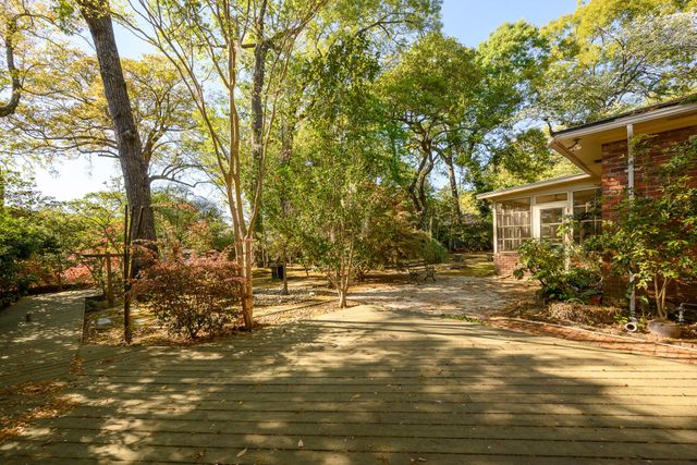 1867 Rugby Lane, Charleston, SC 29407